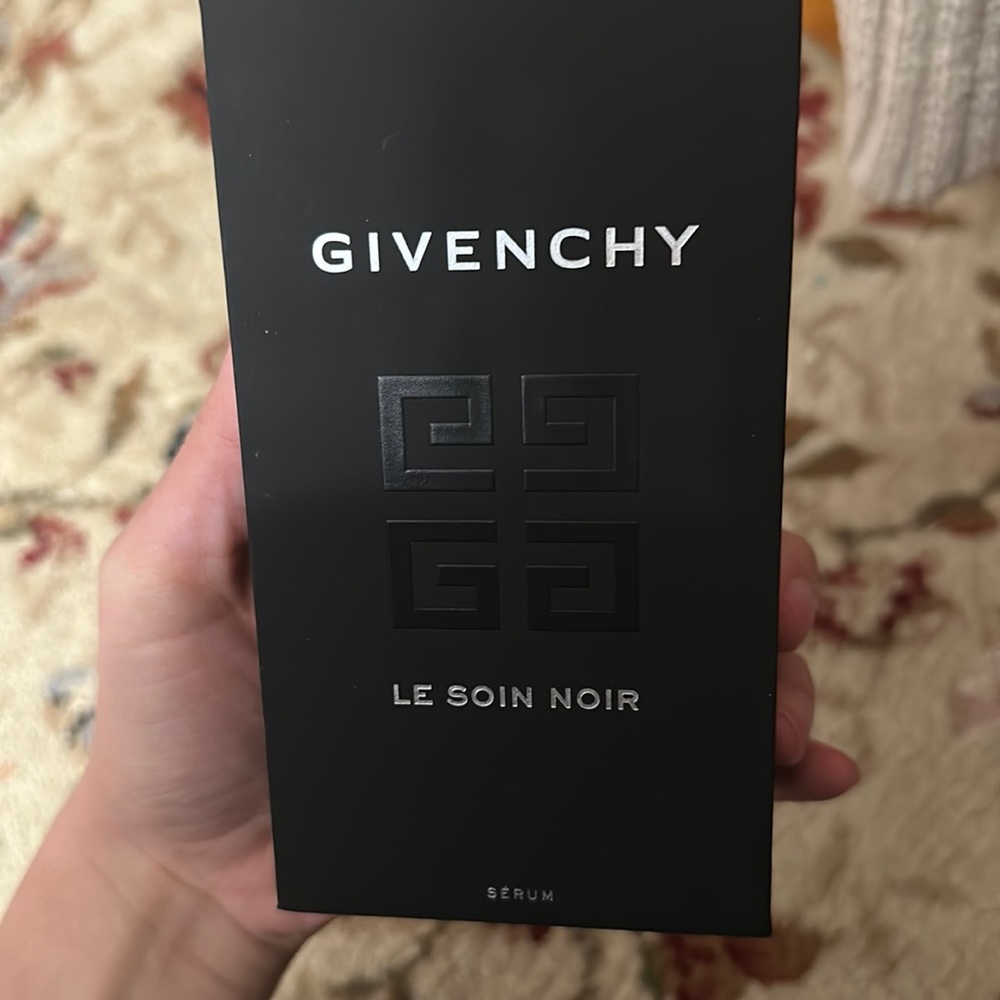 Givenchy la soin noir
